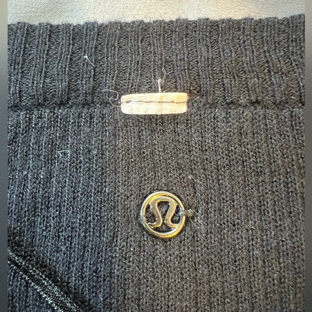 Lululemon Top! - Picture 2 of 8